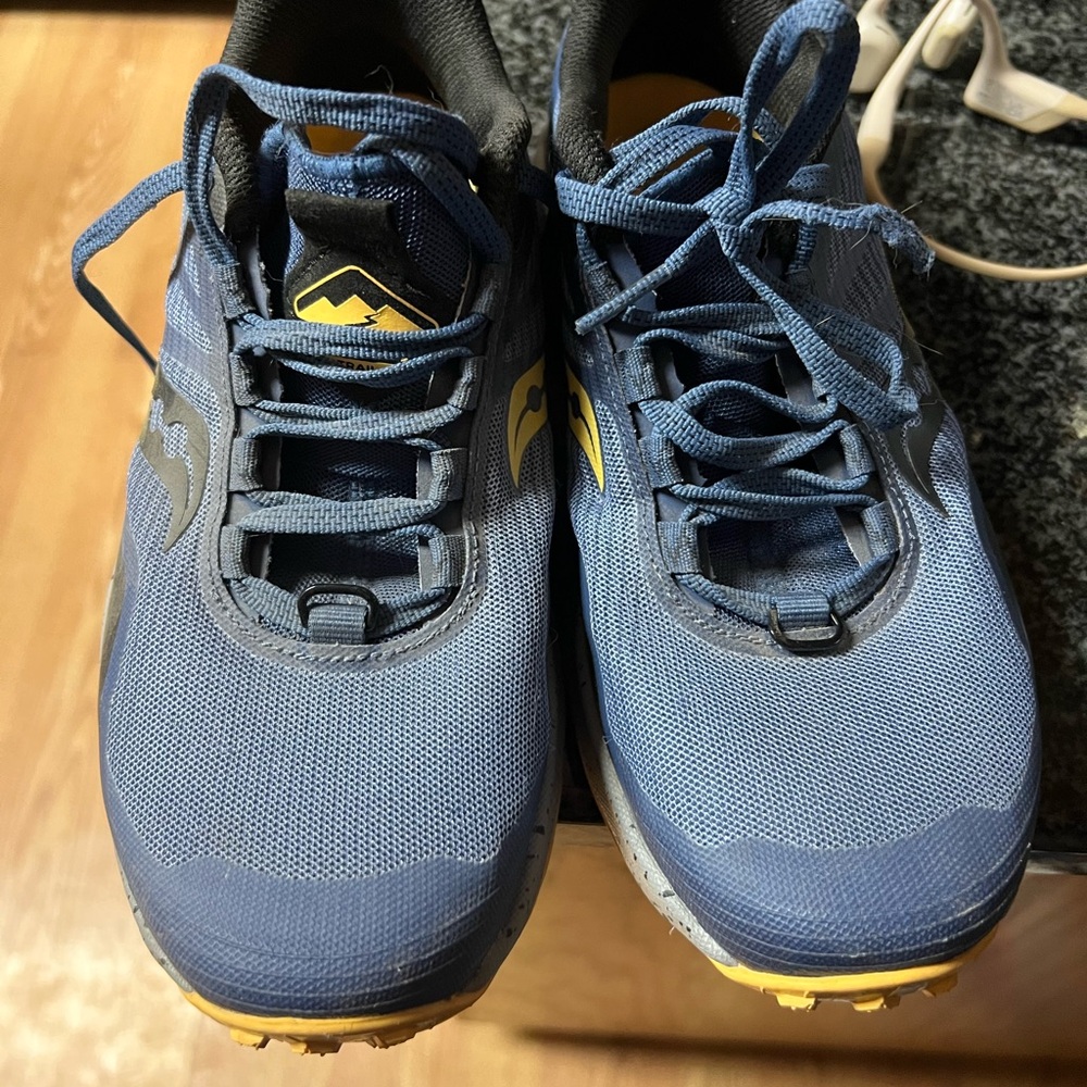 Saucony Men's Blue and Yellow Athletic Shoes